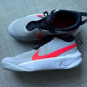 Boys Nike Hustle DX -SU21 size us7Y